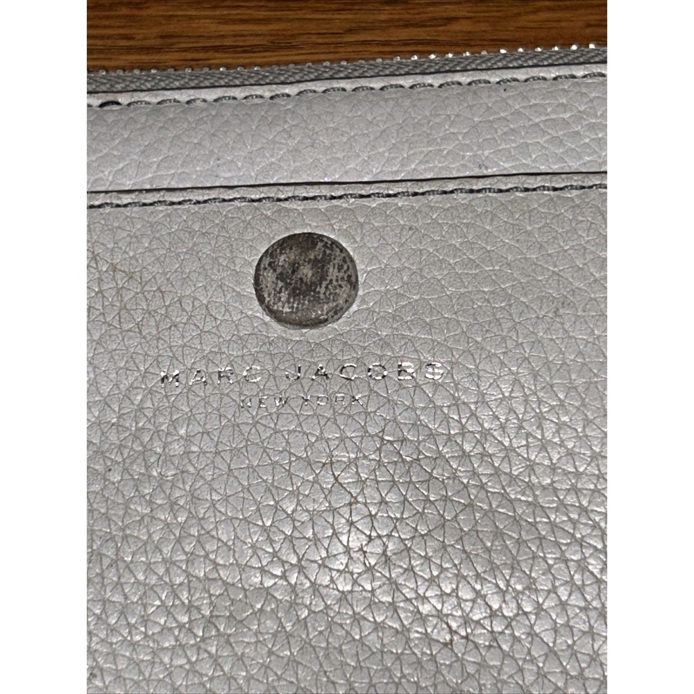 EUC MARC JACOBS LIGHT Dove GENUINE Pebbled Leather Wallet Wristlet New MSPR $155 - Picture 3 of 7
